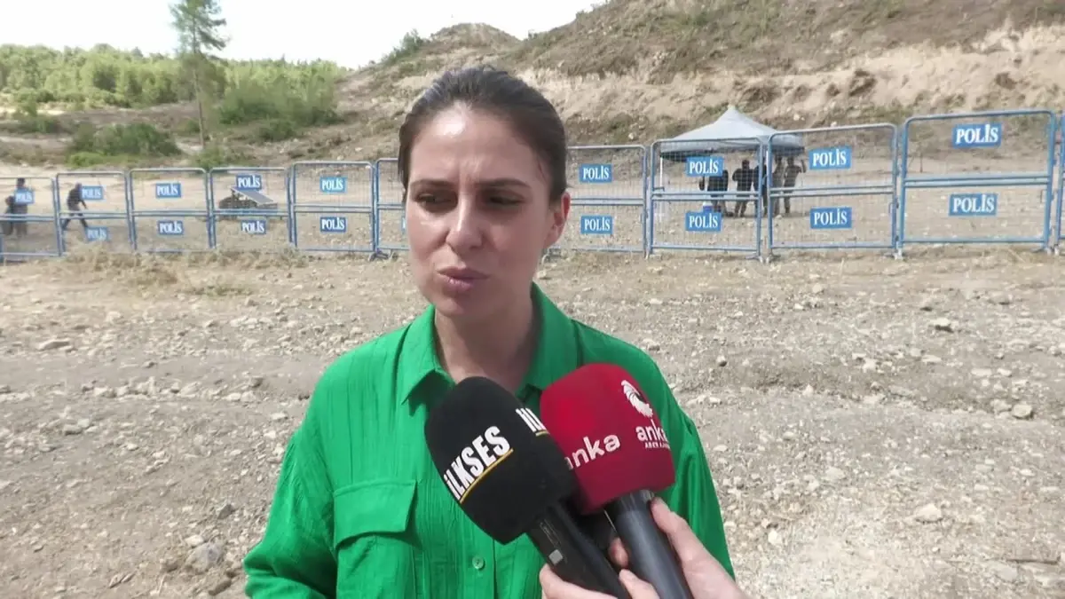 CHP Milletvekili Gizem Özcan, Akbelen Ormanı\'ndaki ağaç kesimini protesto etti