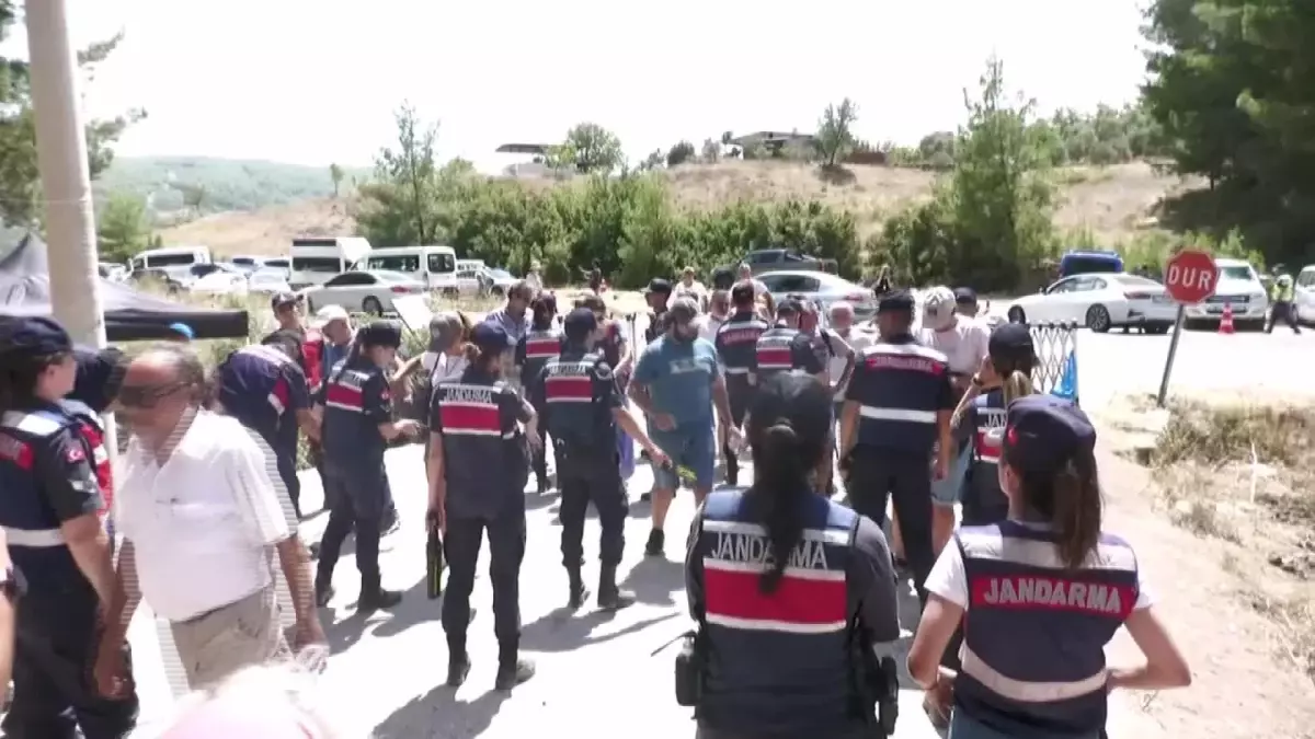 Muğla\'da maden sahası için ağaç kesimine karşı protesto