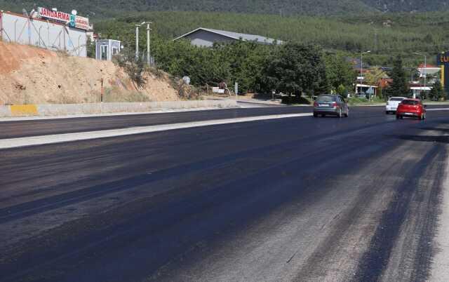 Denizli'de Aşırı Sıcaklık Nedeniyle Asfalt Eridi