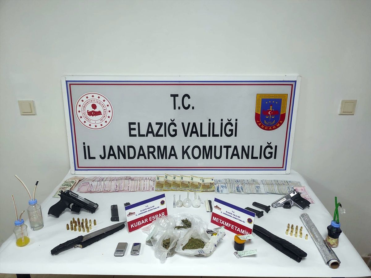 Elazığ\'da Uyuşturucu Operasyonunda 4 Zanlı Tutuklandı
