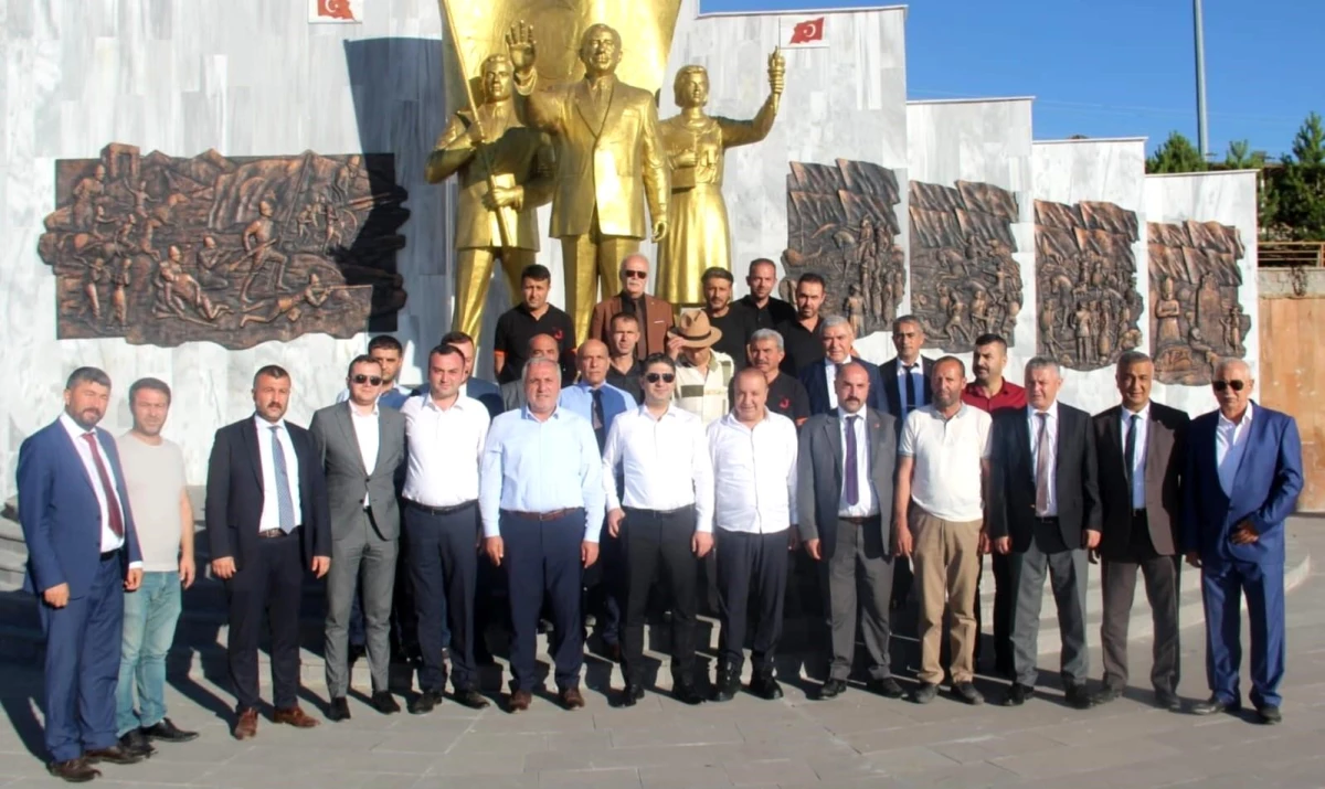 MHP Genel Başkan Yardımcısı İsmail Özdemir, Pınarbaşı\'nda ziyaretlerde bulundu