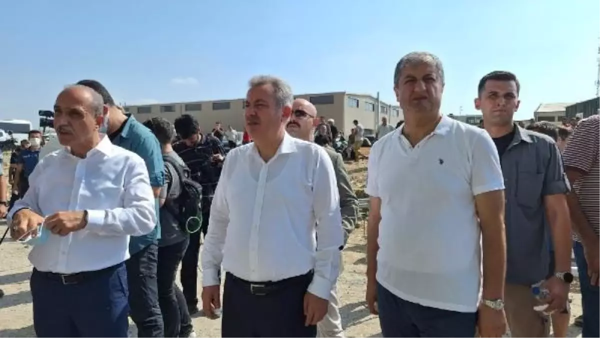 Adana'da çıkan yangında etkilenen iş yeri sayısı 18