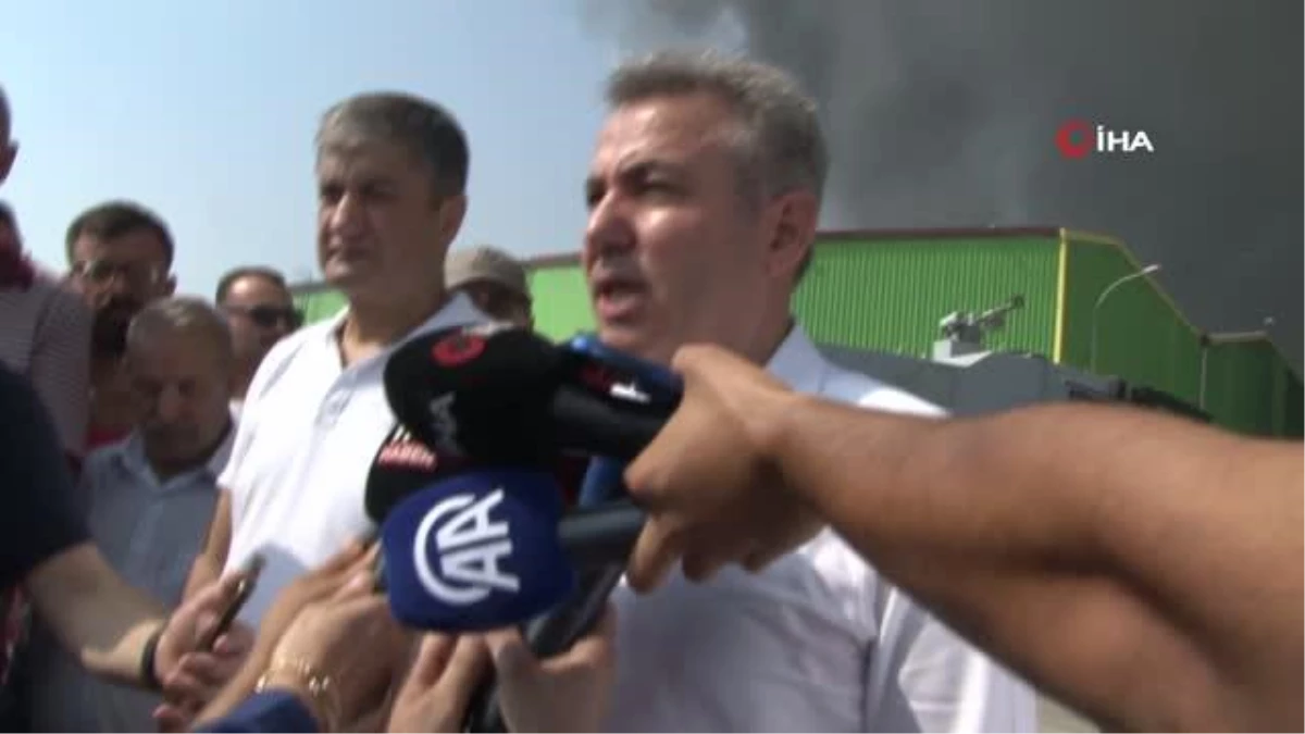 Adana Valisi Elban: \'Yangına müdahale sürüyor, diğer yerlere sıçrama ihtimali azaldı\'