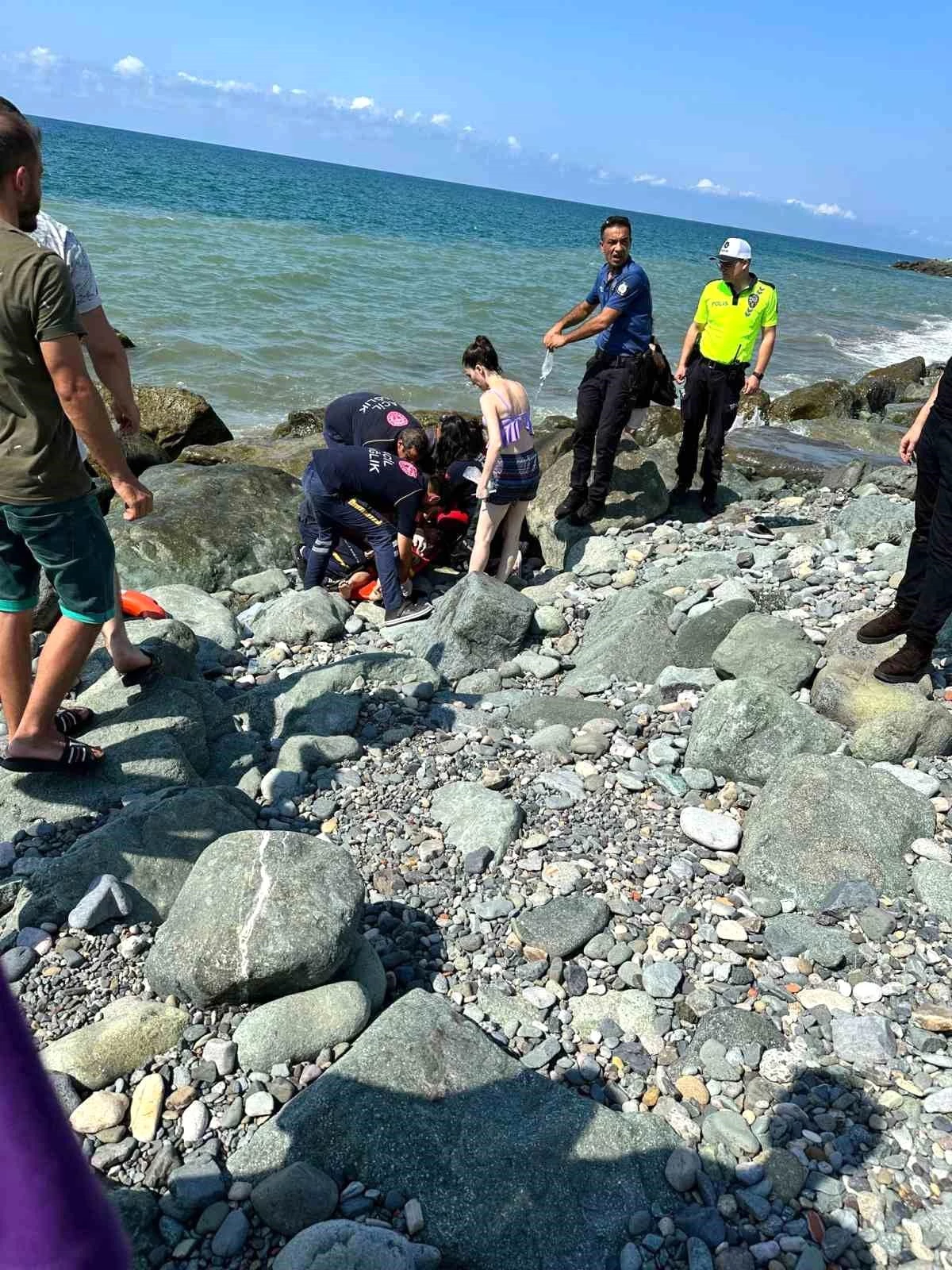 Artvin\'de 9 yaşındaki kız çocuğu denizde boğularak hayatını kaybetti