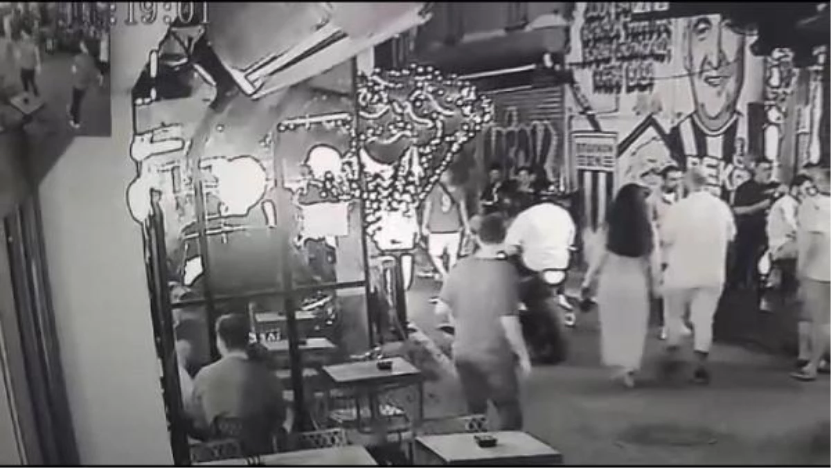 Beşiktaş\'ta Restorana Ateş Açan Saldırganın Görüntüleri Ortaya Çıktı