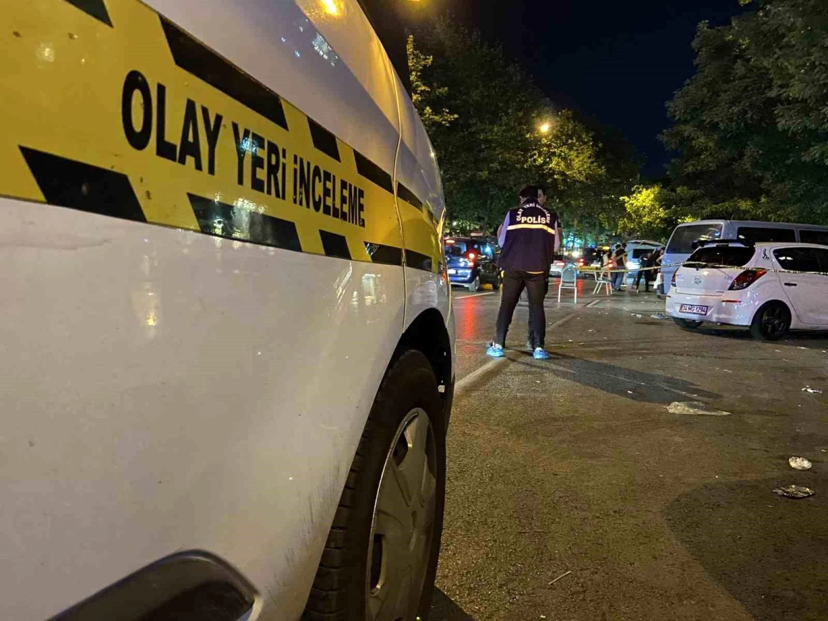 Beyoğlu Tarlabaşı Bulvarı\'nda Motosikletli Saldırganlar Tarafından Silahlı Saldırı