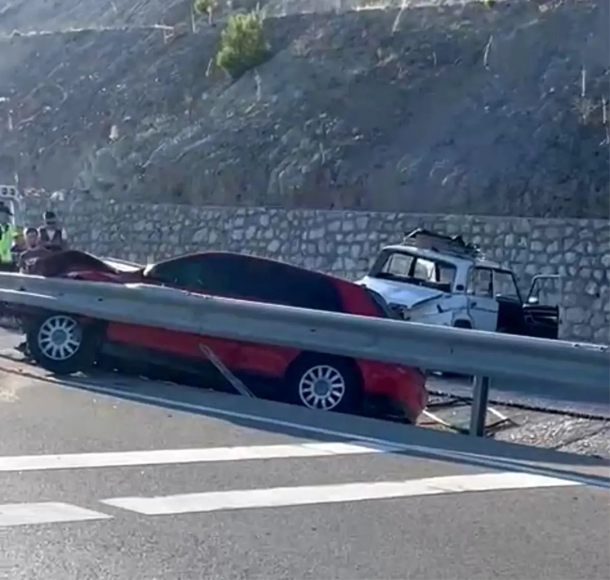 Çanakkale\'de trafik kazası: 3 kişi yaralandı
