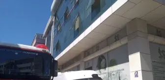 Çekmeköy'deki özel eğitim merkezinde çıkan yangın hasara neden oldu