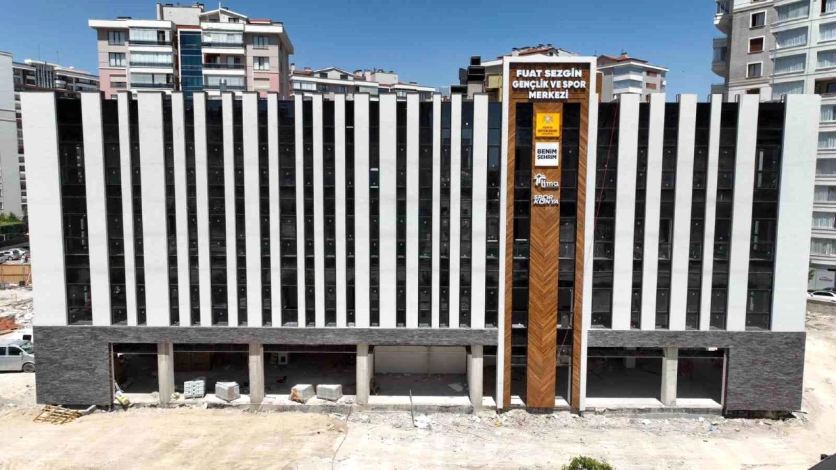 Konya Büyükşehir Belediyesi Fuat Sezgin Gençlik ve Spor Merkezi\'ni Tamamlıyor