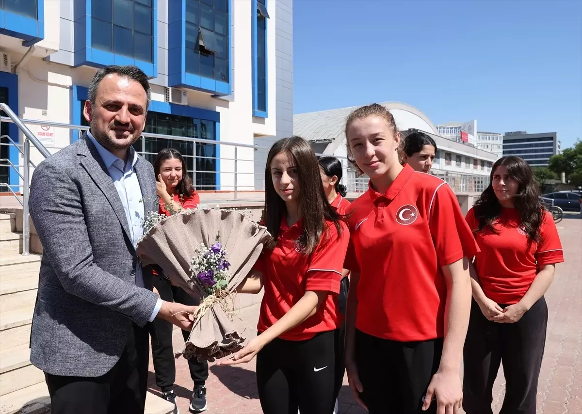 Gençlik ve Spor Bakan Yardımcısı Edirne\'de Ziyaretlerde Bulundu