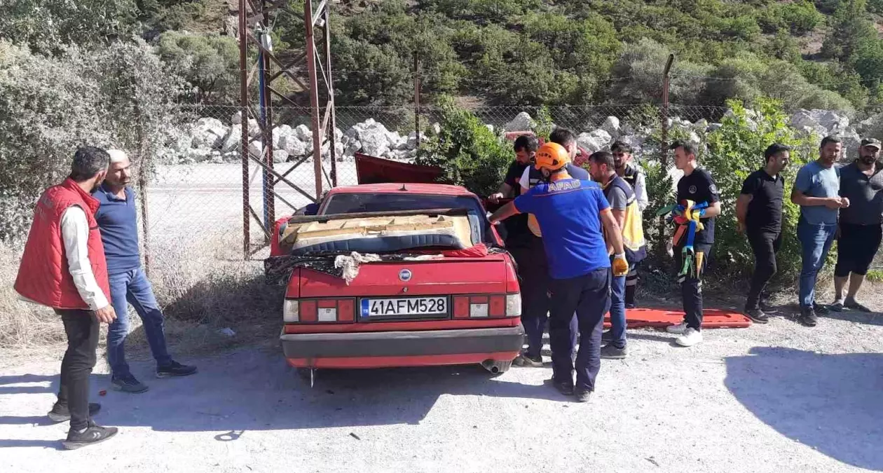 Gümüşhane\'de Kavşakta Kaza: 3 Kişi Yaralandı