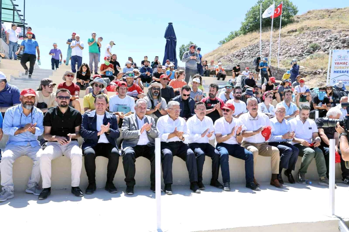 Talas Belediyesi tarafından düzenlenen Yamaç Paraşütü Türkiye Şampiyonası başladı