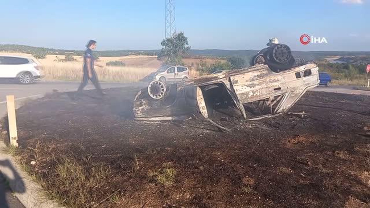Kırklareli\'nde refüje çarpan otomobil alev aldı