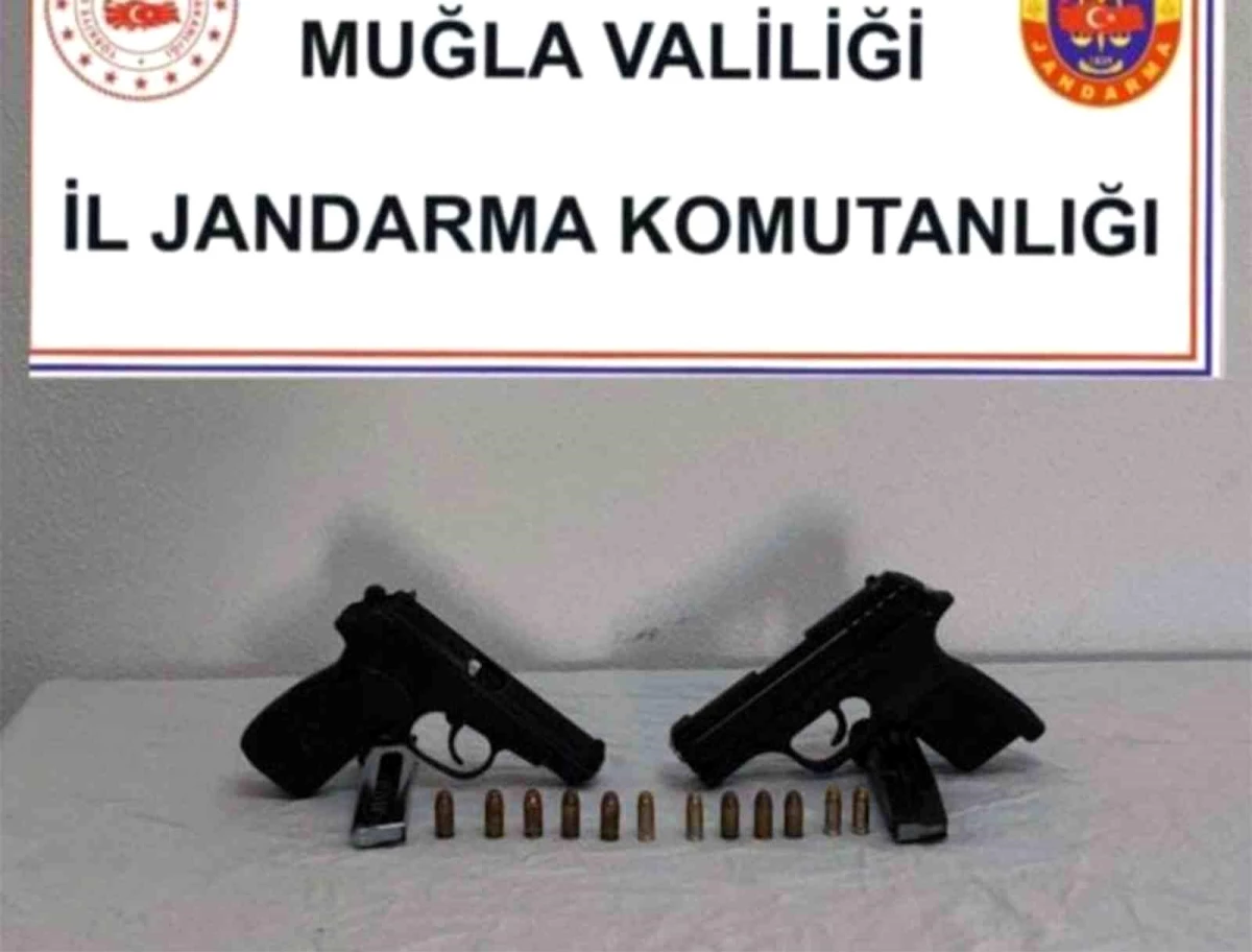 Milas\'ta Ruhsatsız Silah Operasyonu: 2 Tabanca ve 12 Mermi Ele Geçirildi