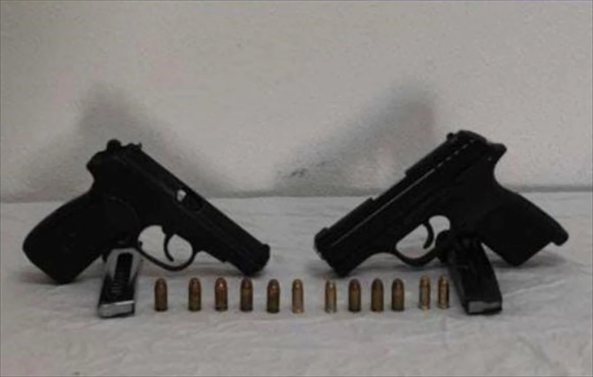 Milas\'ta Ruhsatsız Silah Taşıdıkları İddiasıyla 2 Şüpheli Gözaltına Alındı