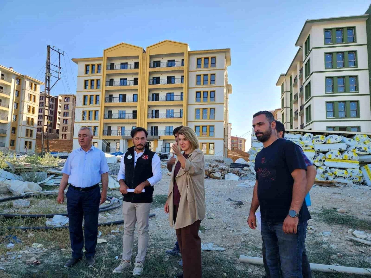 AK Parti Milletvekili Ölmeztoprak, deprem bölgelerindeki çalışmaları inceledi