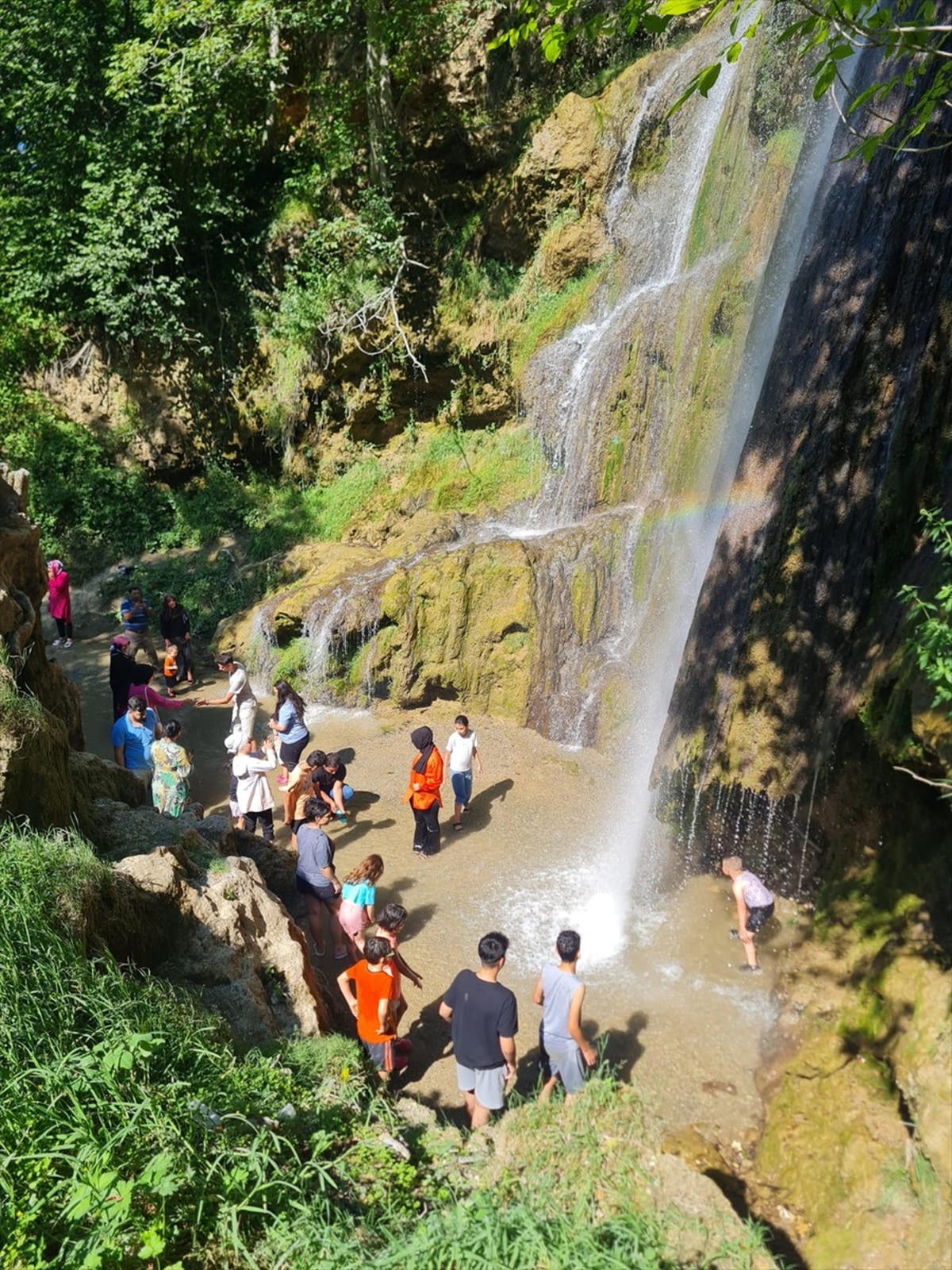 Pazar İlçesinde Serinlemek İçin Tercih Edilen Ocaklı Şelalesi