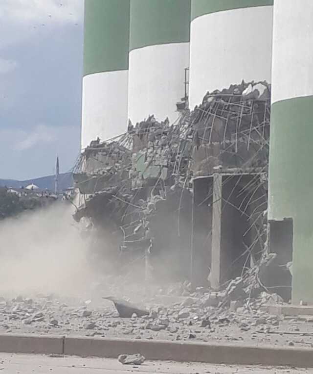 Son dakika! Kocaeli TMO silosundaki patlama anı kamerada Son dakika! Kocaeli TMO silosundaki patlama anı kamerada