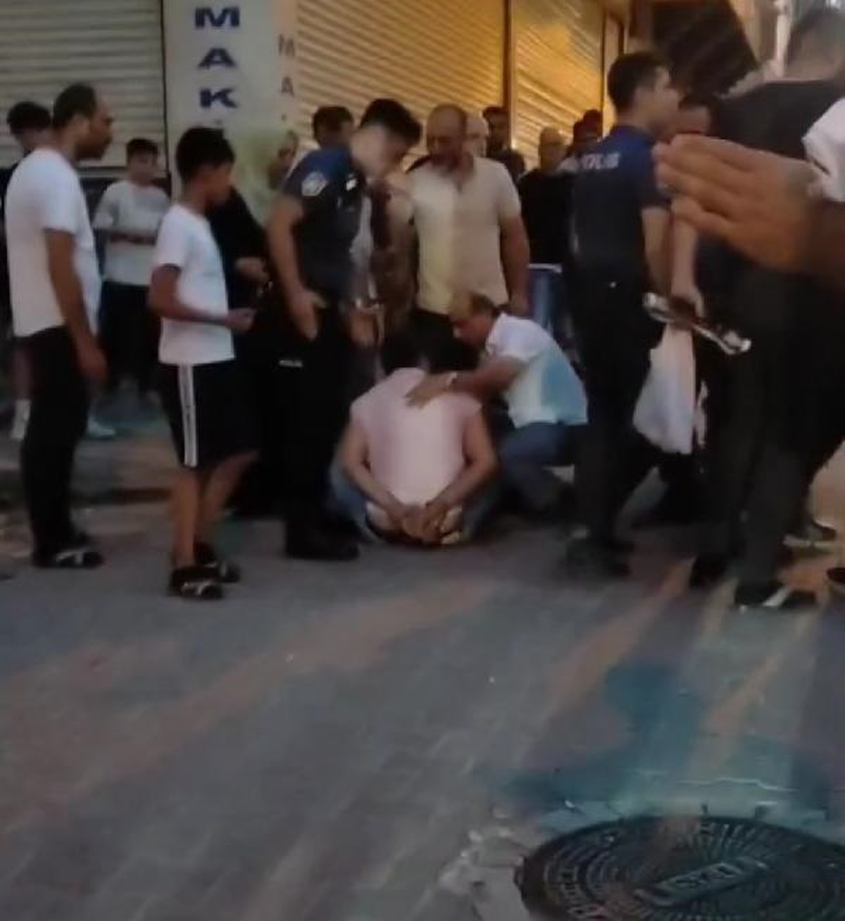 Sultangazi\'de Ev Sahibi ile Kiracı Arasında Kavga