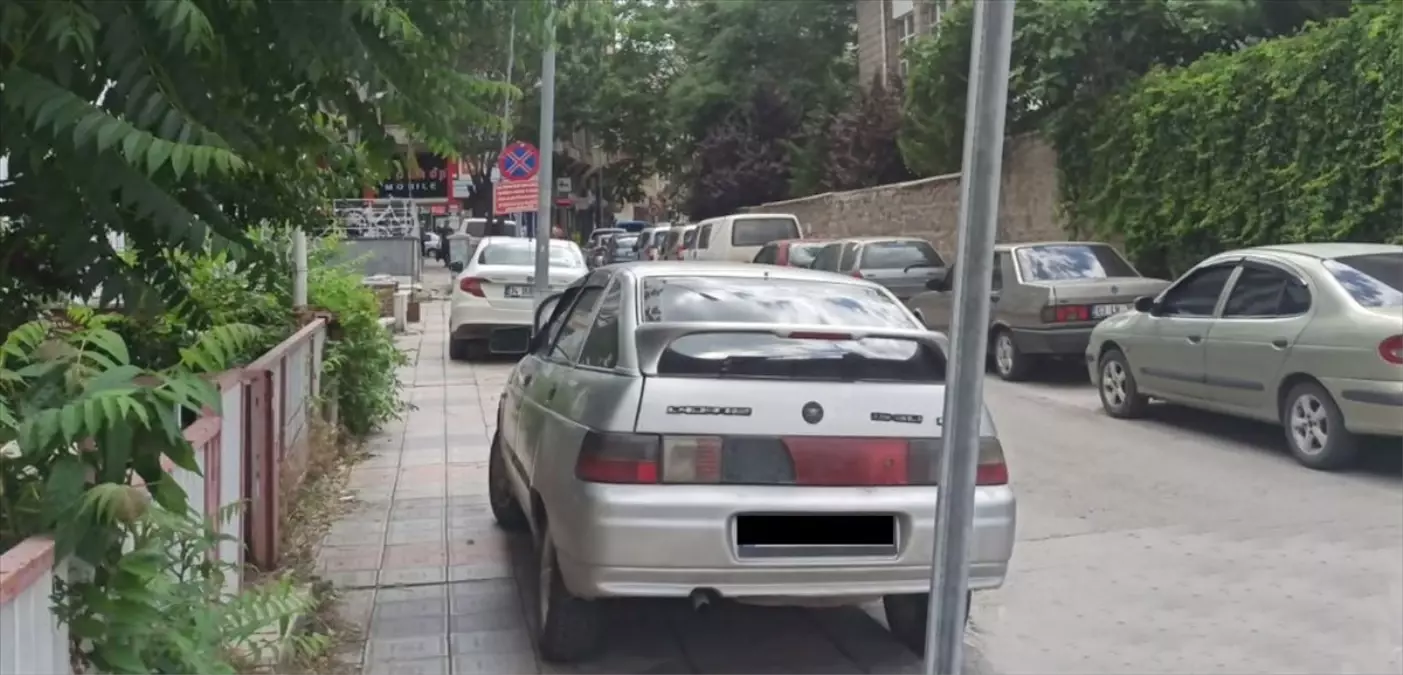 Afyonkarahisar Belediyesi Zabıta Müdürlüğü Araç Parklarına Denetim Yapıyor