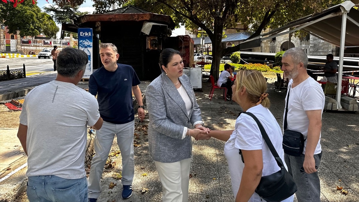 AK Parti Edirne İl Başkanı Yangında Zarar Gören Esnafla Görüştü