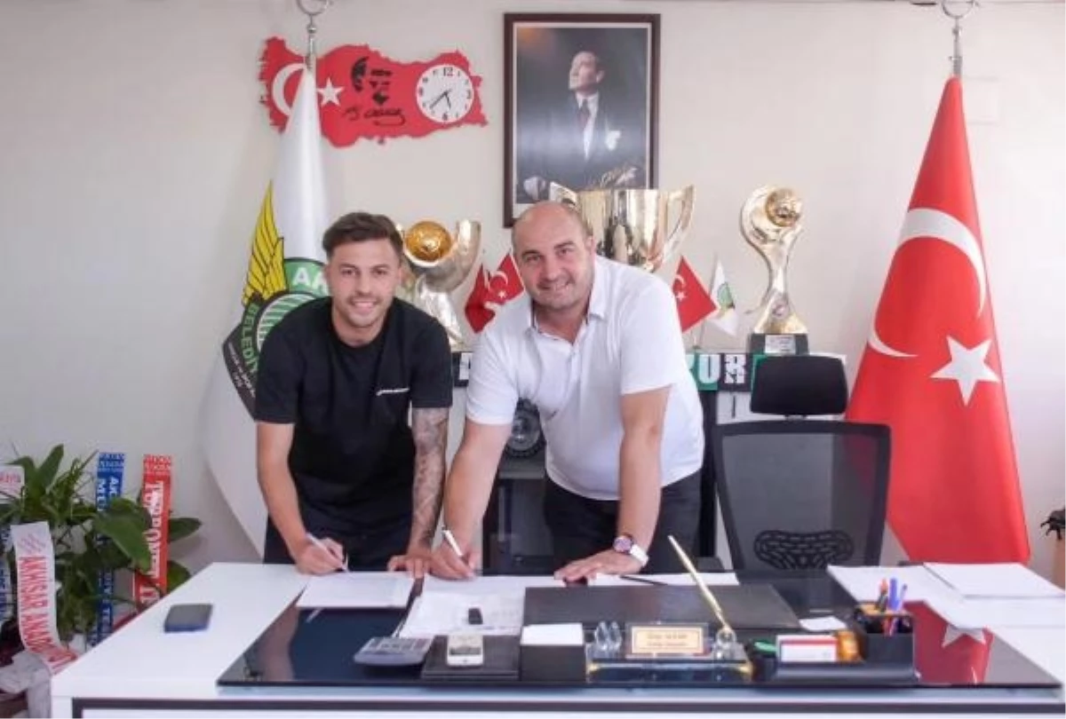 Akhisarspor, Bora Yılmaz ile yeni sözleşme imzaladı