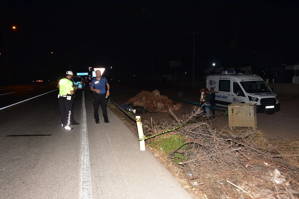 Antalya\'da Motosiklet Kazası: Sürücü Hayatını Kaybetti