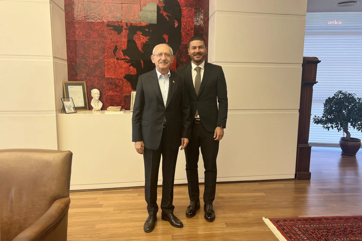 Foça Belediye Başkanı Fatih Gürbüz, CHP Genel Başkanı Kemal Kılıçdaroğlu\'nu ziyaret etti