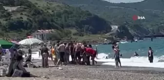 Vatandaşlar Boğulma Tehlikesi Geçiren Şahsı Kurtardı