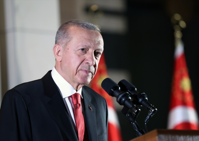 Cumhurbaşkanı Erdoğan: Üç kıtanın kalbinde yer alan Türkiye, hadiseleri tribünden seyredemez