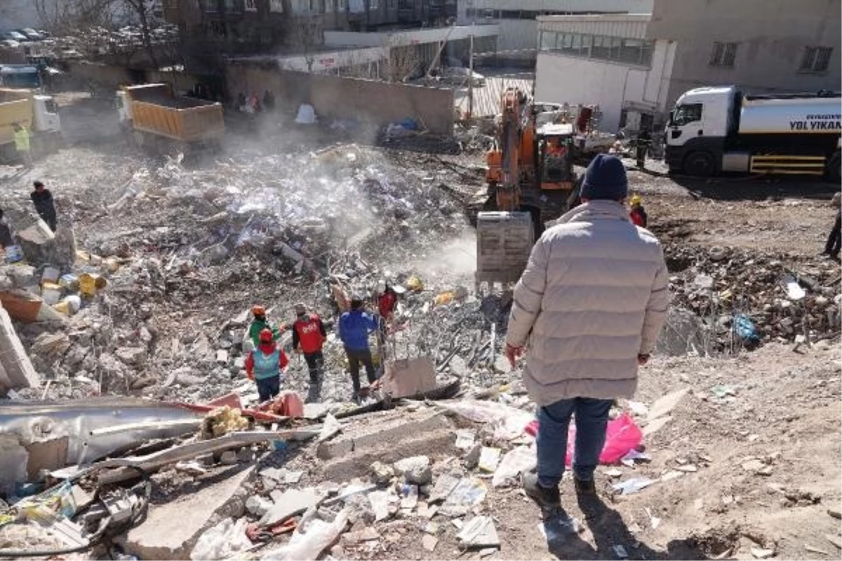 Diyarbakır\'da Yıkılan Apartmanlarla İlgili Bilirkişi Raporu Açıklandı