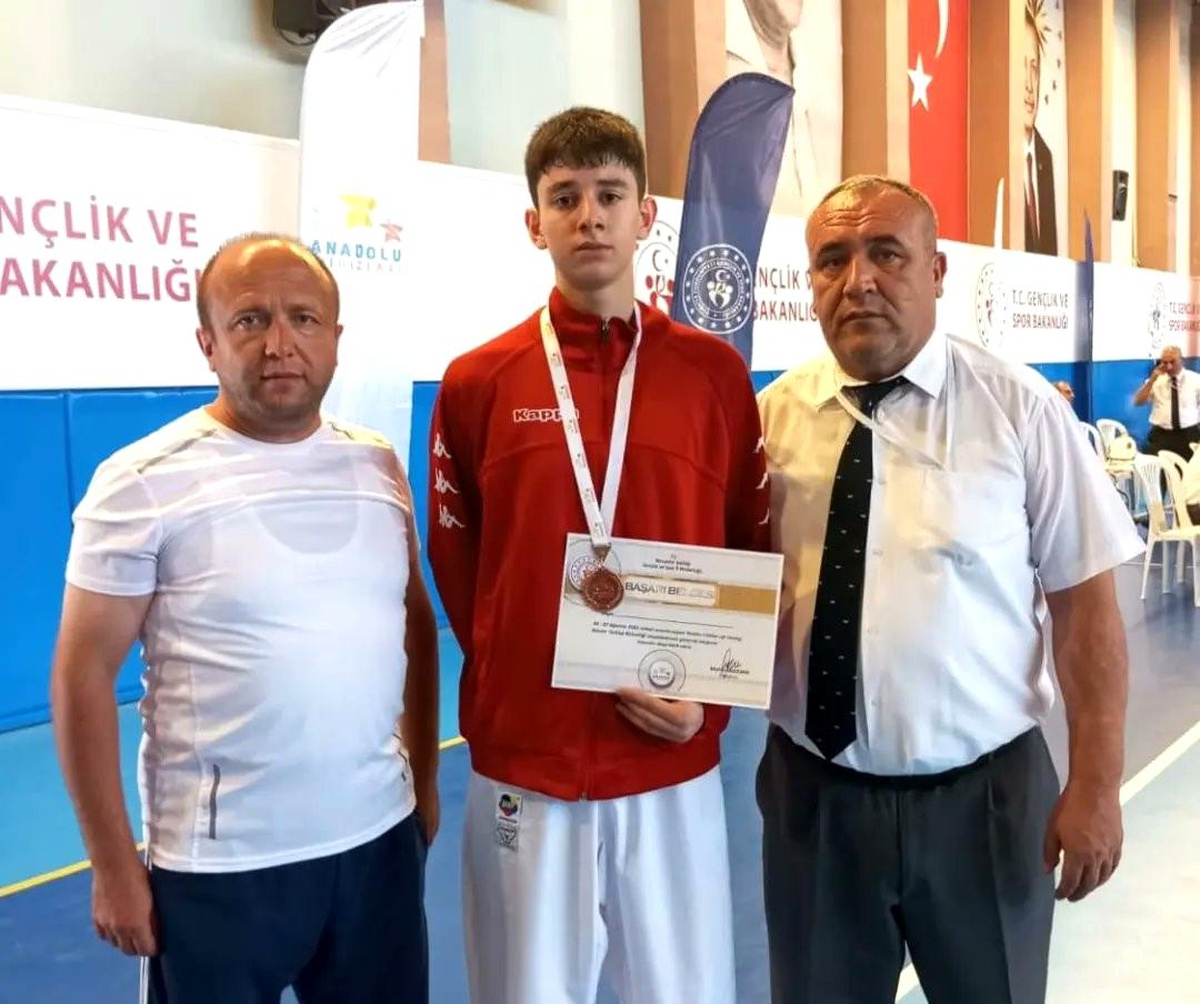 Eskişehirli Sporcu Yusuf Sakinak Anadolu Yıldızları Türkiye Finallerinde Bronz Madalya Kazandı