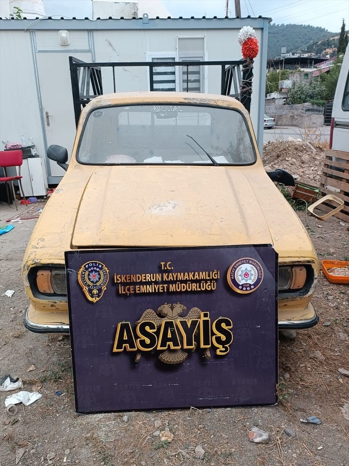 İskenderun\'da Kamyonet Hırsızlığı Şüphelileri Yakalandı