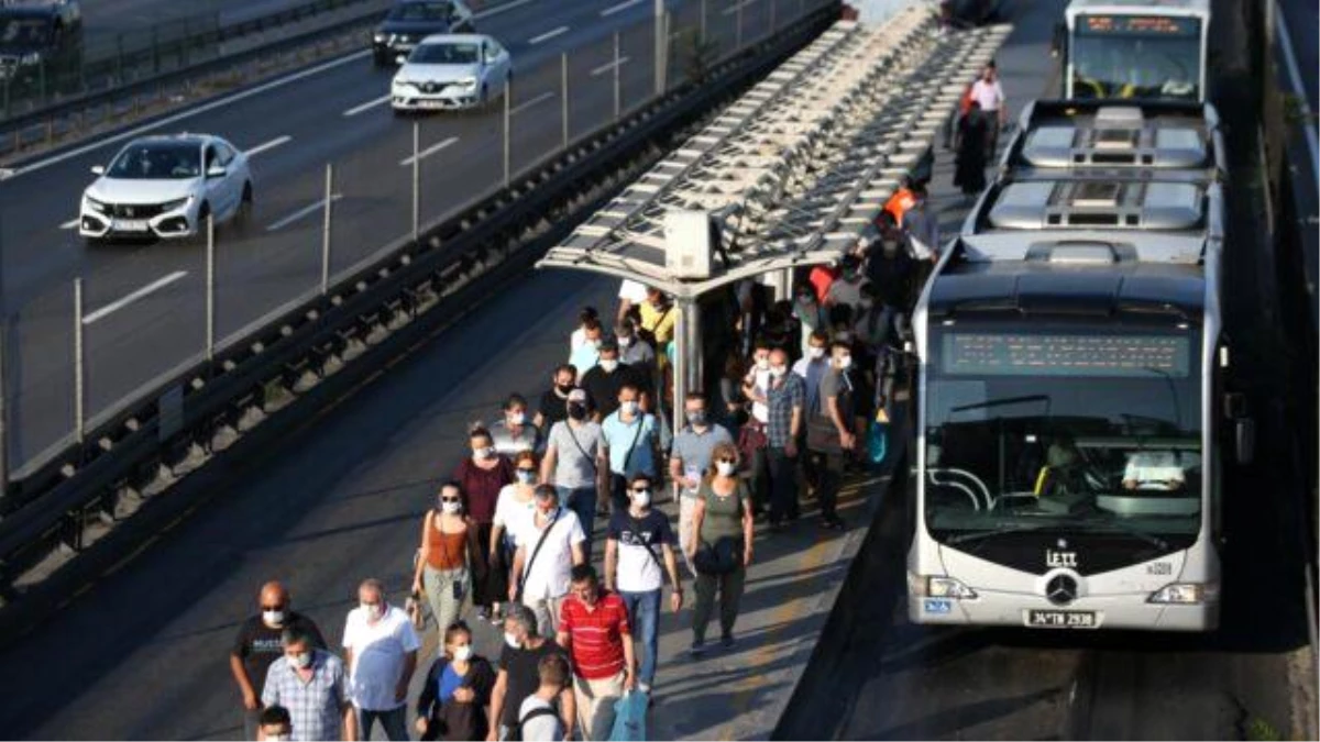 İstanbul\'da toplu taşımaya yüzde 51,52 zam!