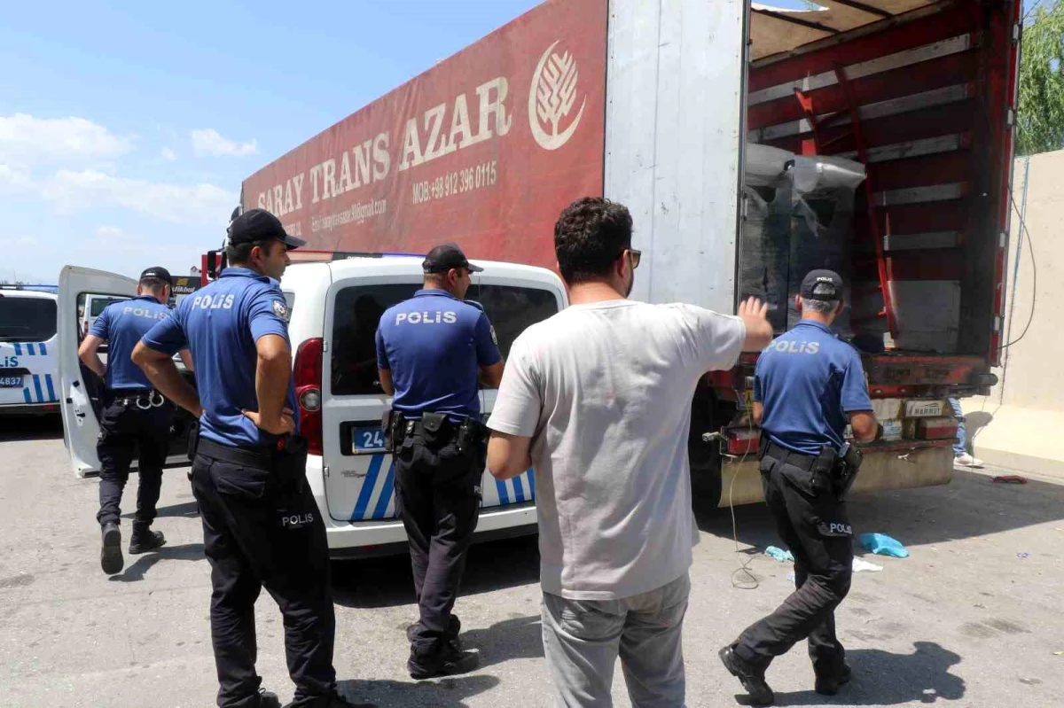 Erzincan\'da 64 kaçak göçmenin yakalandığı tırın İran uyruklu sürücüsü tutuklandı