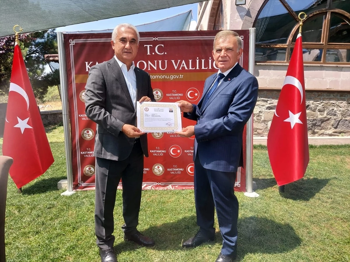 Kastamonu Valiliği, İl Milli Eğitim Müdürü Cengiz Bahçacıoğlu\'na veda yemeği düzenledi