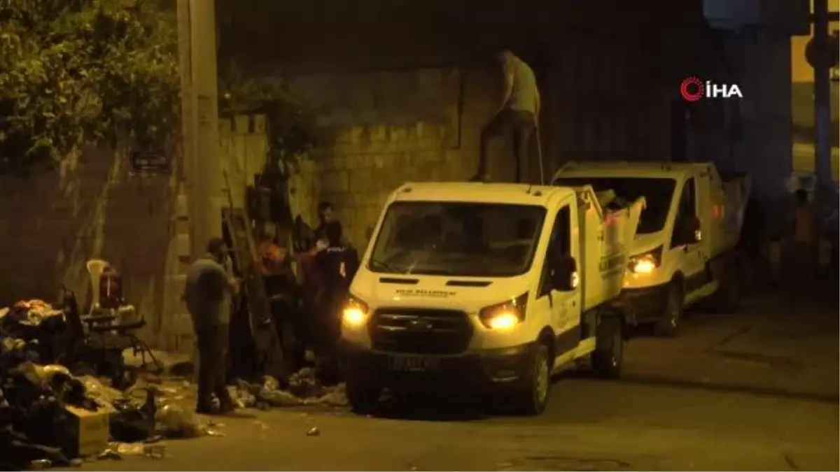 Kilis\'te 13 kamyonet çöp çıkan evde para ve altın bulundu