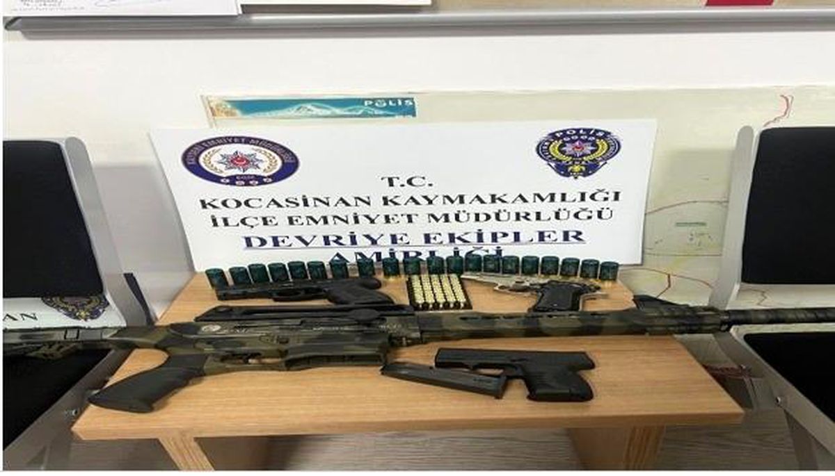 Kayseri\'de Düğün ve Asker Eğlencelerinde 12 Kurusıkı Tabanca ve 7 Tüfek Ele Geçirildi