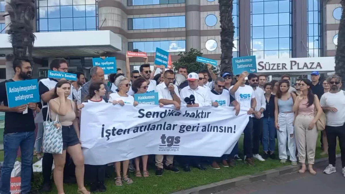 TGS, Sputnik Türkiye\'deki işten çıkarmaları protesto etti
