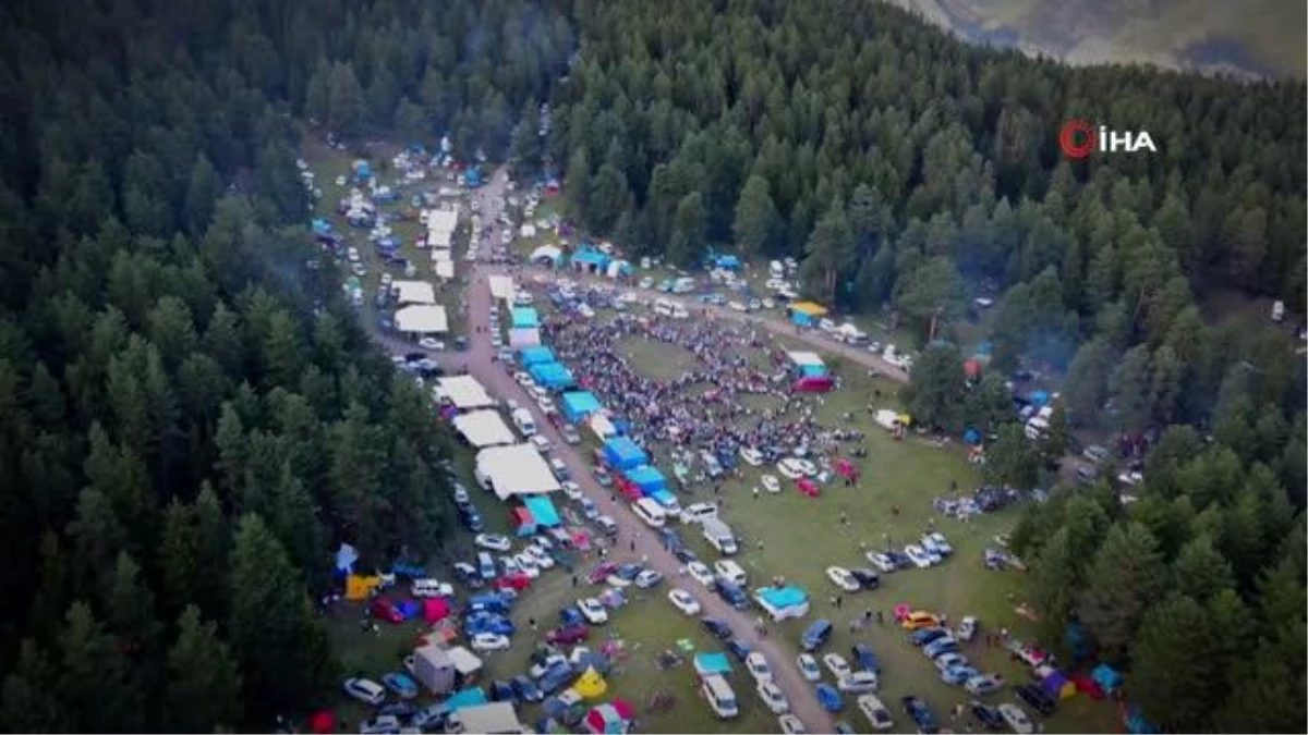 Gevrek Festivali\'nde horonun muhteşem uyumu havadan görüntülendi