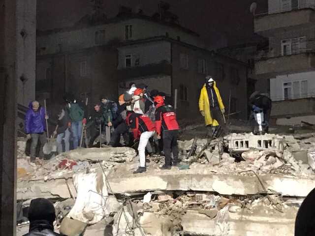 21 kişiye mezar olan Gölgeler Apartmanı'nın betonunda dere kumu ve çakıl kullanılmış 21 kişiye mezar olan Gölgeler Apartmanı'nın betonunda dere kumu ve çakıl kullanılmış