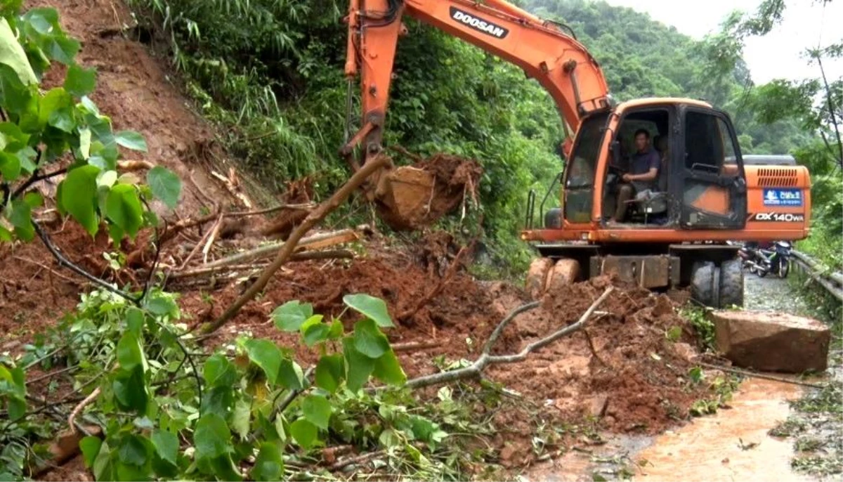 Vietnam\'da Şiddetli Yağışlar Sonucu 3 Kişi Hayatını Kaybetti