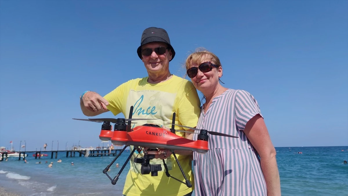 Antalya\'da Alman turist cankurtaran dron ile kurtarıldı