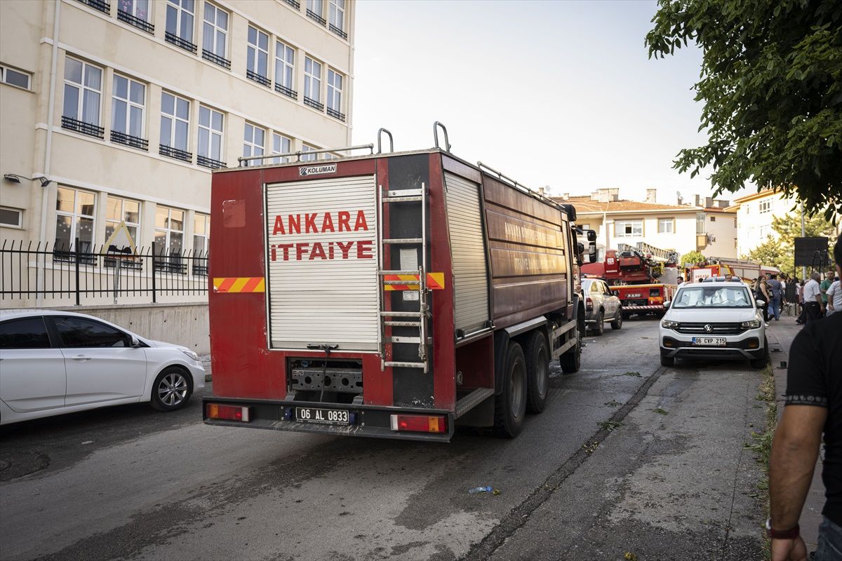 Başkentte bir apartmanda çıkan yangında 4\'ü çocuk 6 kişi hastaneye kaldırıldı