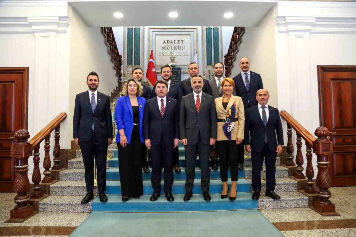 Bakan Tunç, ASKON Başkanı Aydın\'ı makamında kabul etti