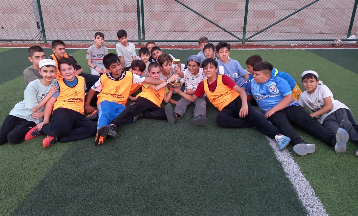 Beypazarı\'nda düzenlenen Yaz Kur\'an Kursları Arası Futbol Turnuvası tamamlandı