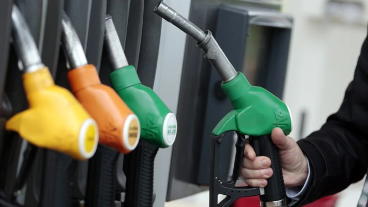 Çin, benzin ve motorinin ton fiyatlarını artırdı