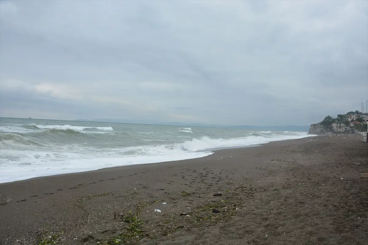 Akçakoca'da Denize Giriş Yasaklandı