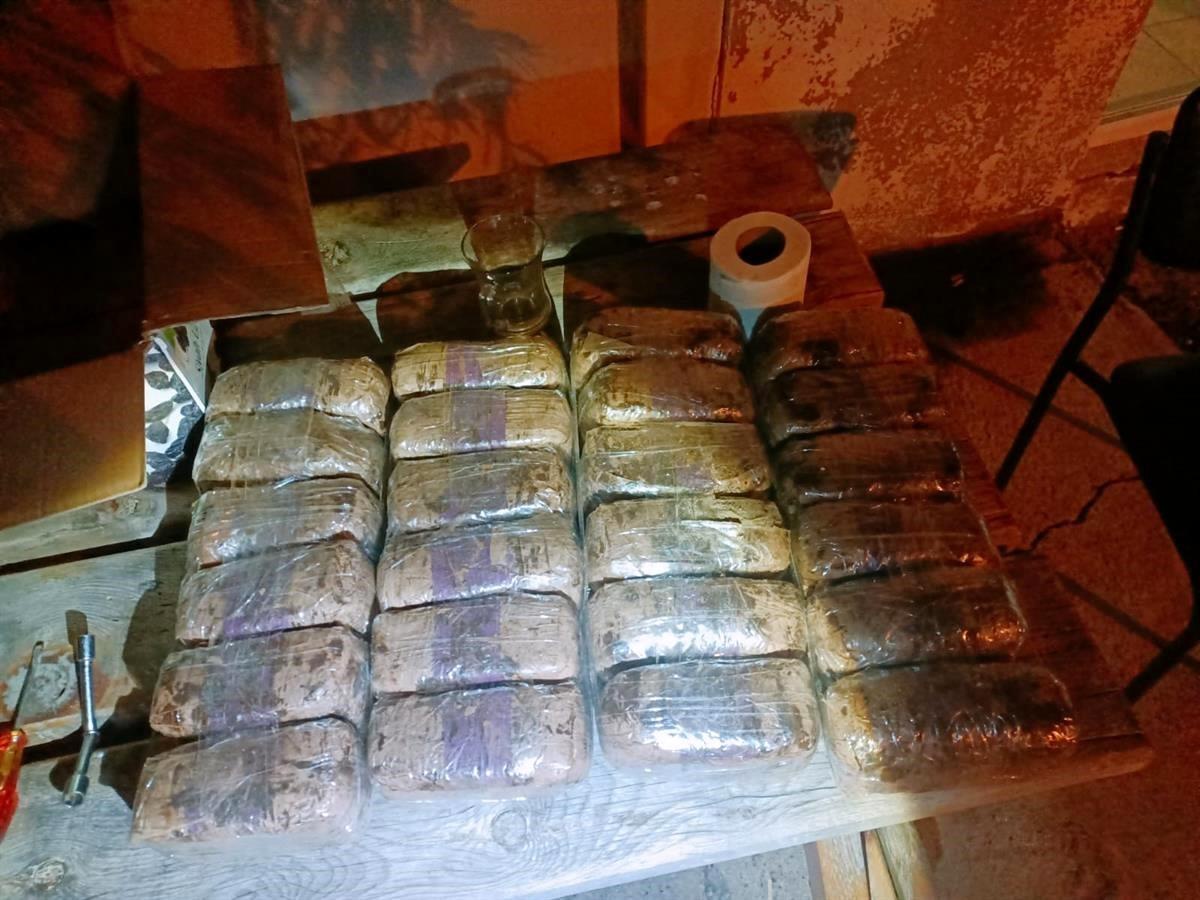 Erzincan\'da Otobüste 12 Kilo 600 Gram Eroin Ele Geçirildi, 3 Kişi Tutuklandı