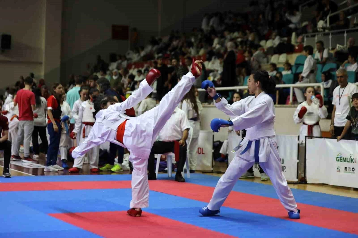 4. Uluslararası Gemlik Karate Turnuvası Heyecanı